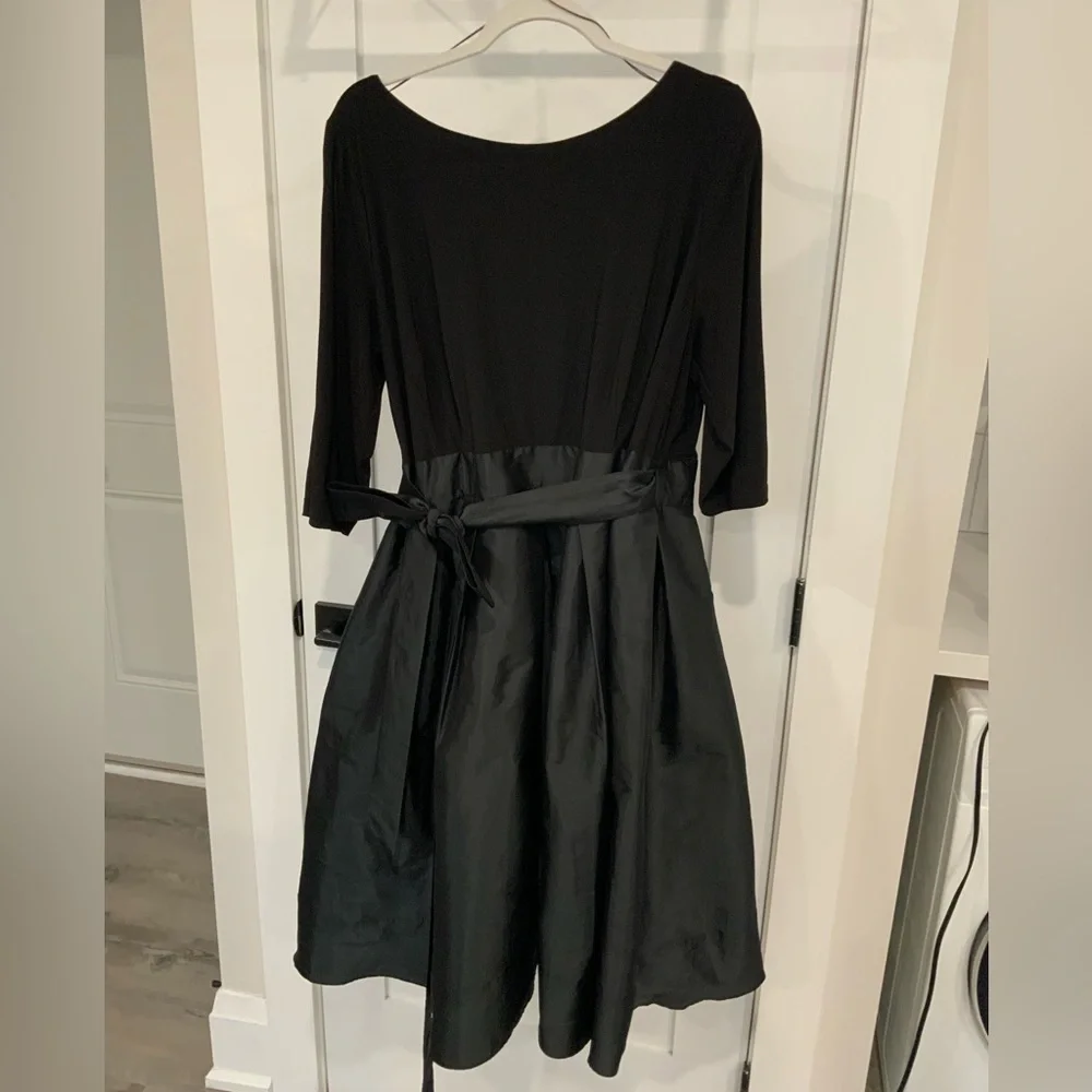 Adrianna Papell: Elegant Black Dress Midi Dress - Picture 6 of 8